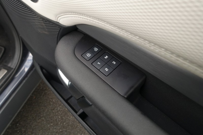 2023 (73) LAND ROVER DISCOVERY 3.0 D300 Dynamic HSE 5dr Auto 5896173