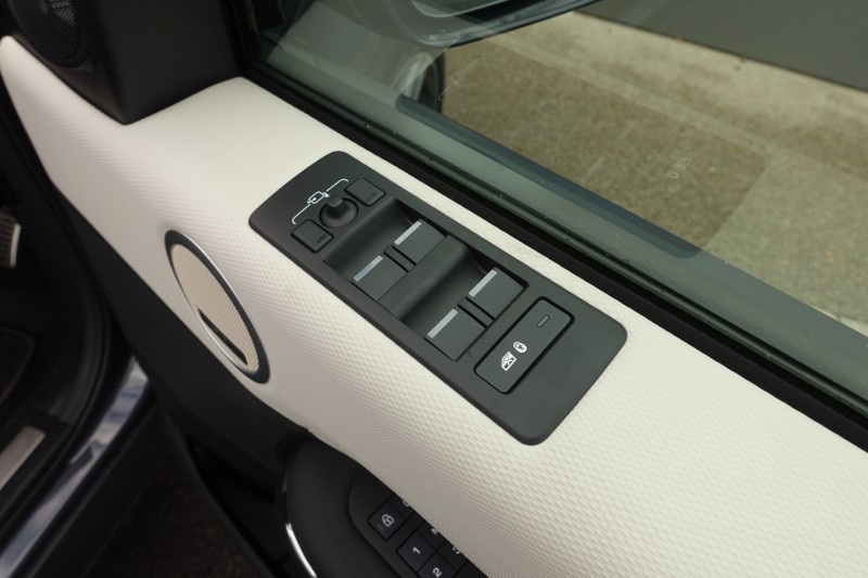 2023 (73) LAND ROVER DISCOVERY 3.0 D300 Dynamic HSE 5dr Auto 5896174