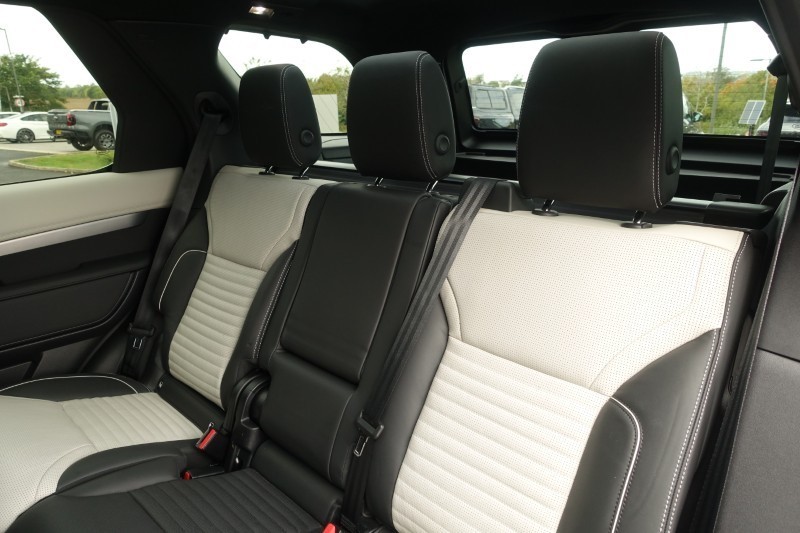 2023 (73) LAND ROVER DISCOVERY 3.0 D300 Dynamic HSE 5dr Auto 5896182
