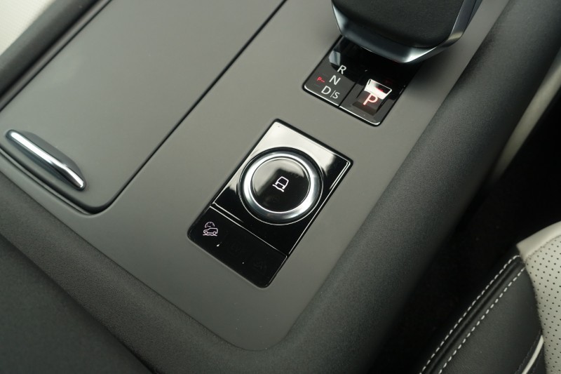 2023 (73) LAND ROVER DISCOVERY 3.0 D300 Dynamic HSE 5dr Auto 5896166