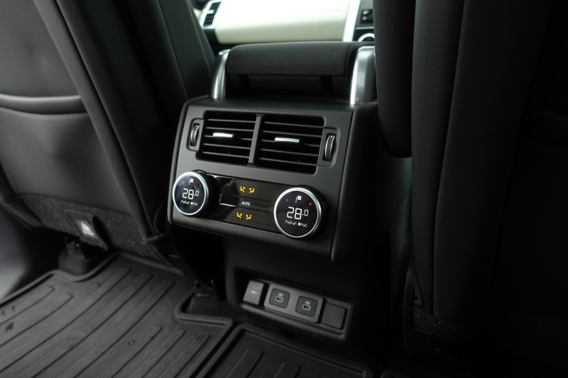 2024 (74) LAND ROVER DISCOVERY 3.0 D350 Dynamic SE 5dr Auto 5976969