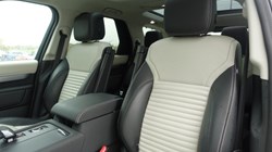 2024 (74) LAND ROVER DISCOVERY 3.0 D350 Dynamic SE 5dr Auto 5977017
