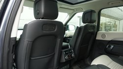 2024 (74) LAND ROVER DISCOVERY 3.0 D350 Dynamic SE 5dr Auto 5977013