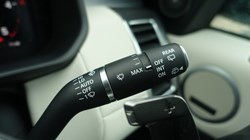 2024 (74) LAND ROVER DISCOVERY 3.0 D350 Dynamic SE 5dr Auto 5976985