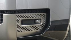2022 (22) LAND ROVER DEFENDER 3.0 D250 X-Dynamic SE 90 3dr Auto 5928960