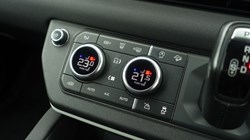 2022 (22) LAND ROVER DEFENDER 3.0 D250 X-Dynamic SE 90 3dr Auto 5928970
