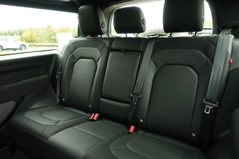 2022 (22) LAND ROVER DEFENDER 3.0 D250 X-Dynamic SE 90 3dr Auto 5928930