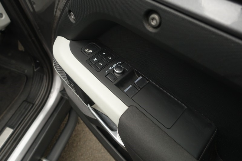 2022 (22) LAND ROVER DEFENDER 3.0 D250 X-Dynamic SE 90 3dr Auto 5928978