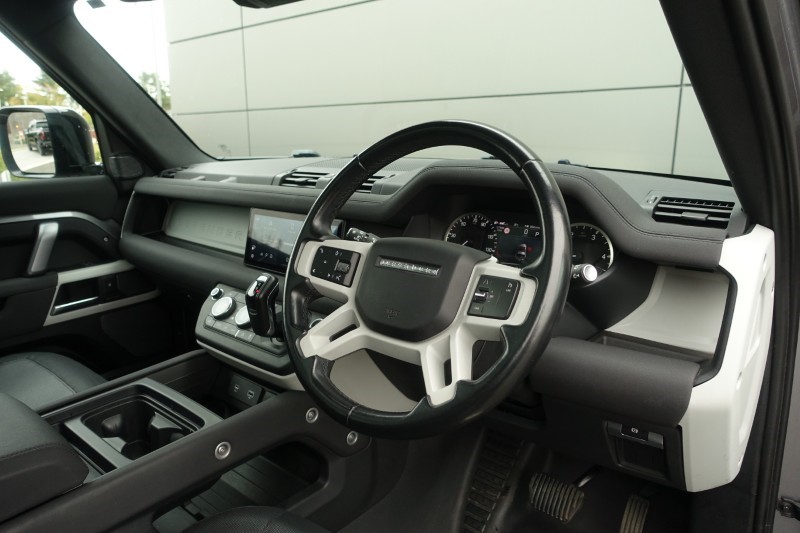 2022 (22) LAND ROVER DEFENDER 3.0 D250 X-Dynamic SE 90 3dr Auto 5928971