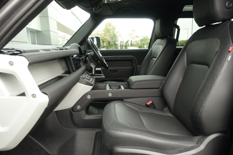 2022 (22) LAND ROVER DEFENDER 3.0 D250 X-Dynamic SE 90 3dr Auto 5928929