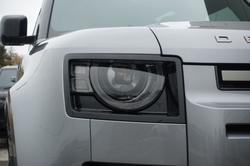 2022 (22) LAND ROVER DEFENDER 3.0 D250 X-Dynamic SE 90 3dr Auto 5928943