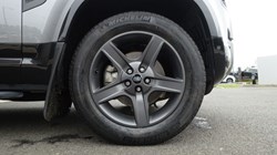 2022 (22) LAND ROVER DEFENDER 3.0 D250 X-Dynamic SE 90 3dr Auto 5928934