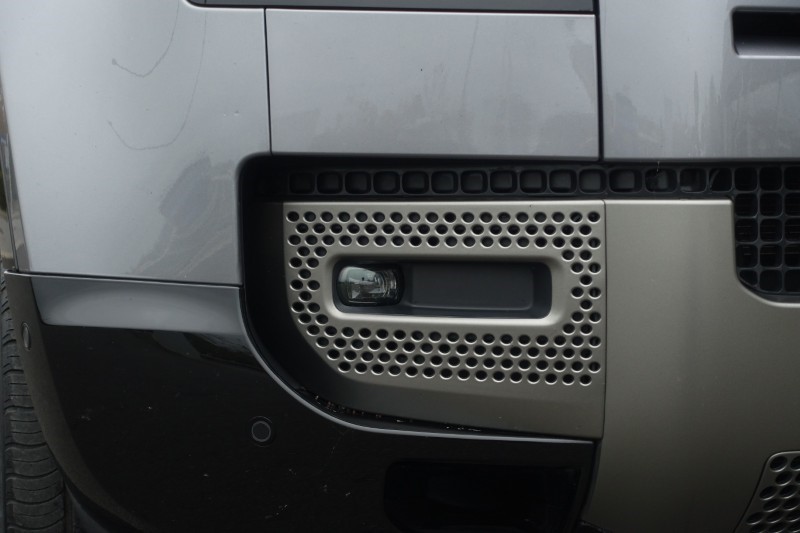 2022 (22) LAND ROVER DEFENDER 3.0 D250 X-Dynamic SE 90 3dr Auto 5928947