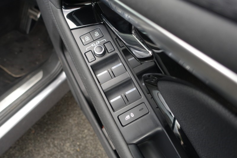 2021 (21) LAND ROVER RANGE ROVER EVOQUE 1.5 P300e R-Dynamic S 5dr Auto 5896044