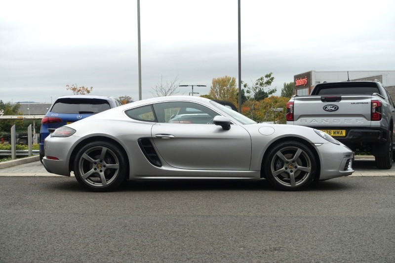 2017 (67) PORSCHE CAYMAN 2.0 2dr PDK 5930300