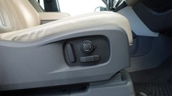 2020 (70) LAND ROVER DEFENDER 3.0 D300 HSE 110 5dr Auto 5951464
