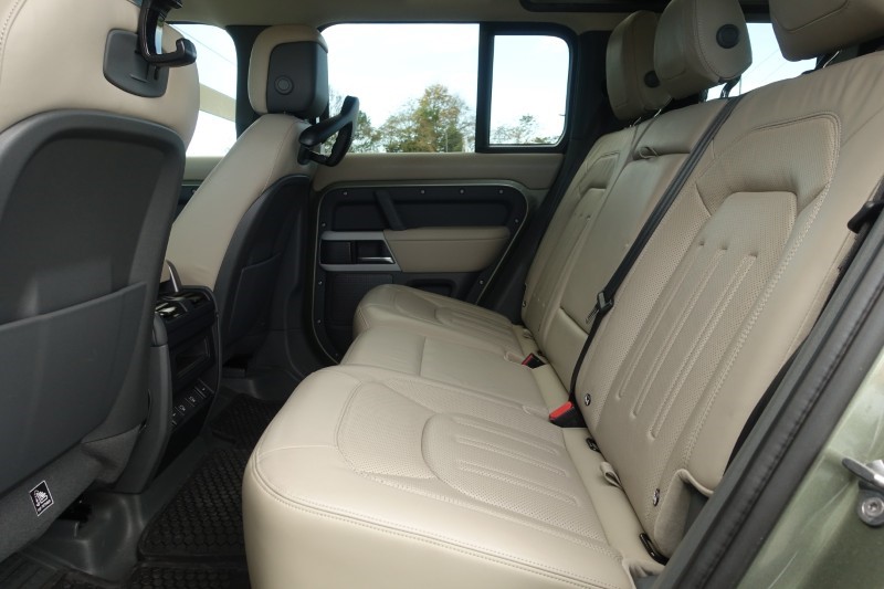 2020 (70) LAND ROVER DEFENDER 3.0 D300 HSE 110 5dr Auto 5951416