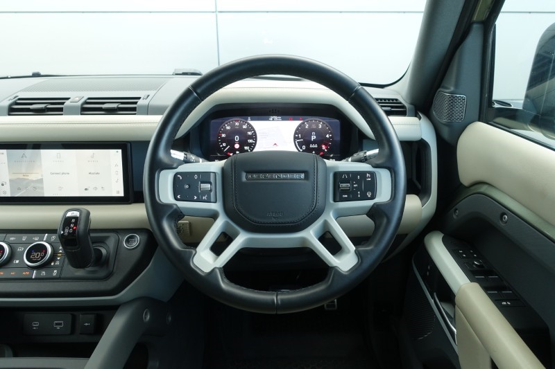 2020 (70) LAND ROVER DEFENDER 3.0 D300 HSE 110 5dr Auto 5951427