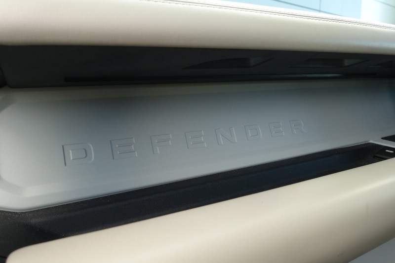 2020 (70) LAND ROVER DEFENDER 3.0 D300 HSE 110 5dr Auto 5951479