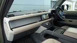 2020 (70) LAND ROVER DEFENDER 3.0 D300 HSE 110 5dr Auto 5951478