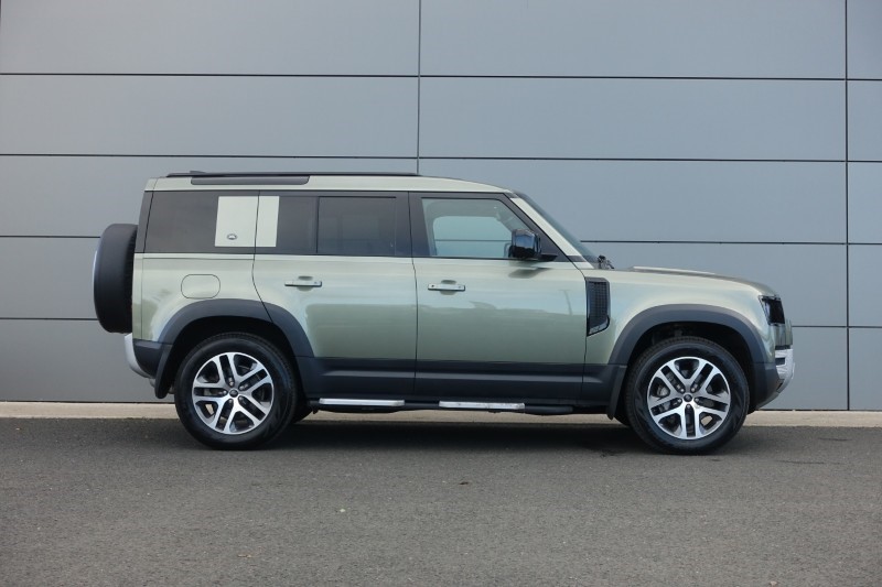 2020 (70) LAND ROVER DEFENDER 3.0 D300 HSE 110 5dr Auto 5951417