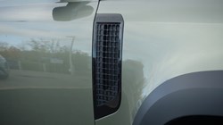2020 (70) LAND ROVER DEFENDER 3.0 D300 HSE 110 5dr Auto 5951432