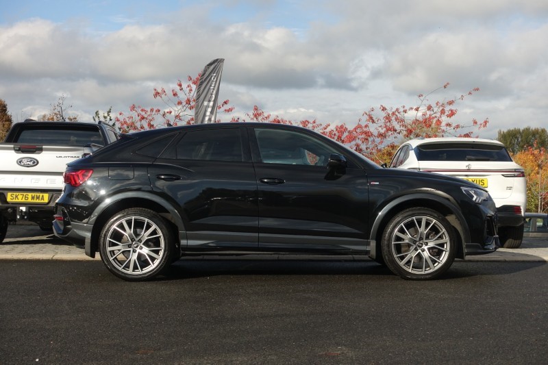 2025 (74) AUDI Q3 45 TFSI 245 Quattro Black Edition 5dr S Tronic 5965148