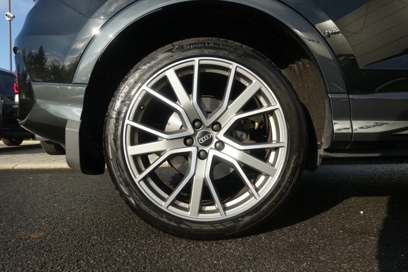 2025 (74) AUDI Q3 45 TFSI 245 Quattro Black Edition 5dr S Tronic 5965167