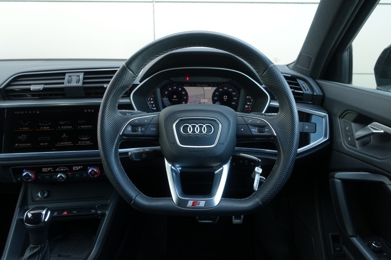 2025 (74) AUDI Q3 45 TFSI 245 Quattro Black Edition 5dr S Tronic 5965157