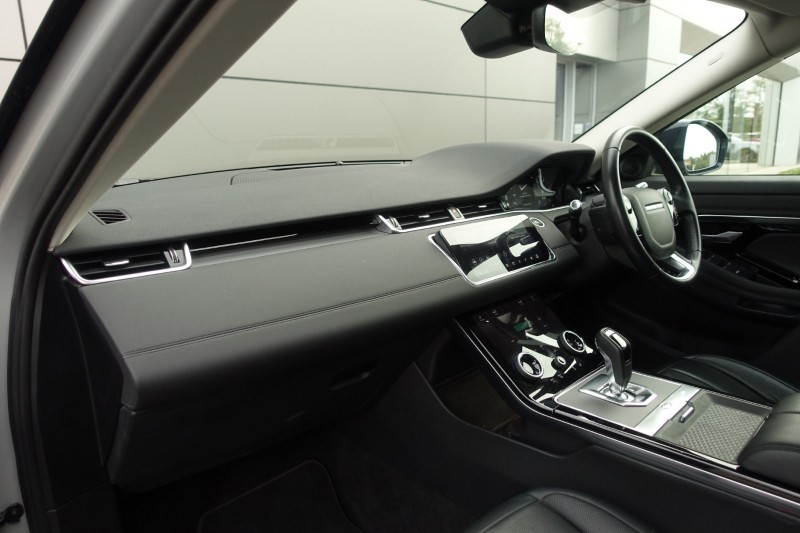 2020 (70) LAND ROVER RANGE ROVER EVOQUE 2.0 D180 SE 5dr Auto 5946059