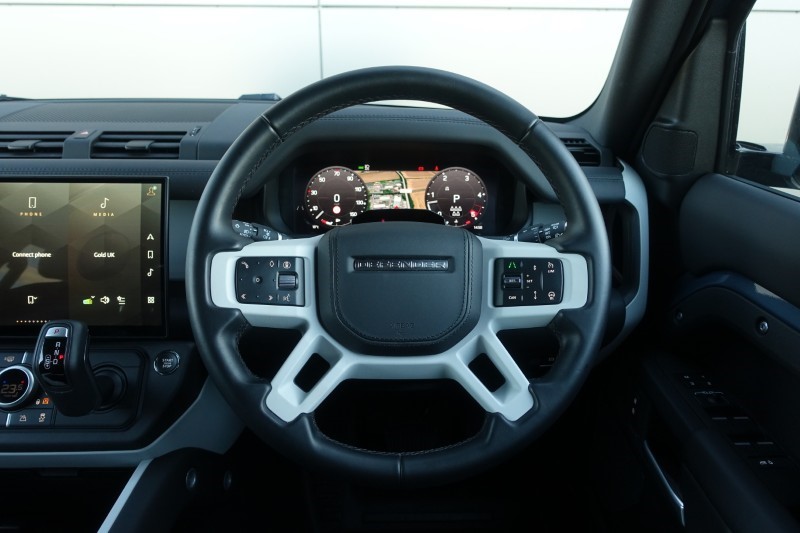 2026 (26) LAND ROVER DEFENDER 3.0 D350 X-Dynamic HSE 110 5dr Auto 5972385