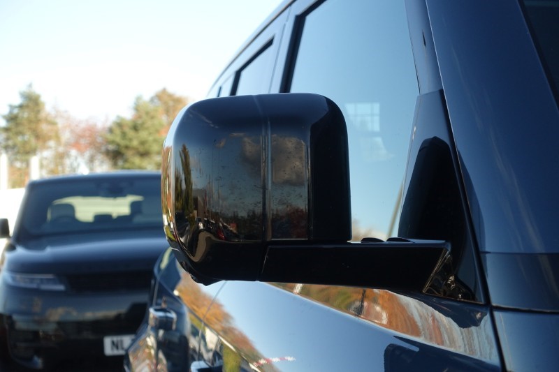 2026 (26) LAND ROVER DEFENDER 3.0 D350 X-Dynamic HSE 110 5dr Auto 5972392