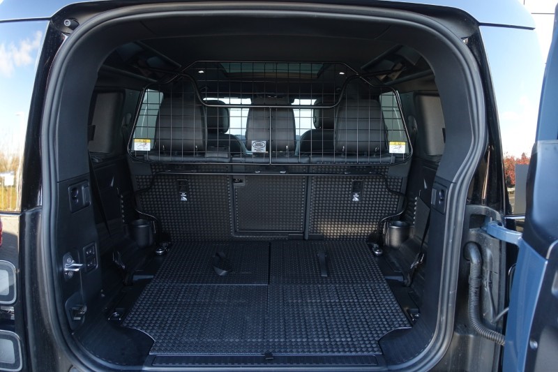 2026 (26) LAND ROVER DEFENDER 3.0 D350 X-Dynamic HSE 110 5dr Auto 5972380
