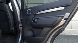 2025 (75) LAND ROVER DISCOVERY 3.0 D350 Dynamic SE 5dr Auto 5972050