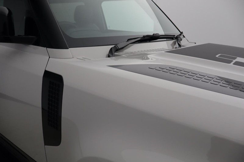  LAND ROVER DEFENDER 3.0 D250 X-Dynamic SE 90 3dr Auto 5108525