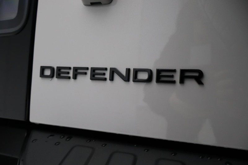  LAND ROVER DEFENDER 3.0 D250 X-Dynamic SE 90 3dr Auto 5108512