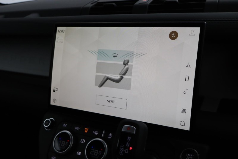  LAND ROVER DEFENDER 3.0 D250 X-Dynamic SE 90 3dr Auto 5108556