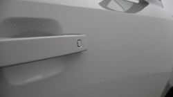 LAND ROVER DEFENDER 3.0 D250 X-Dynamic SE 90 3dr Auto 5108519