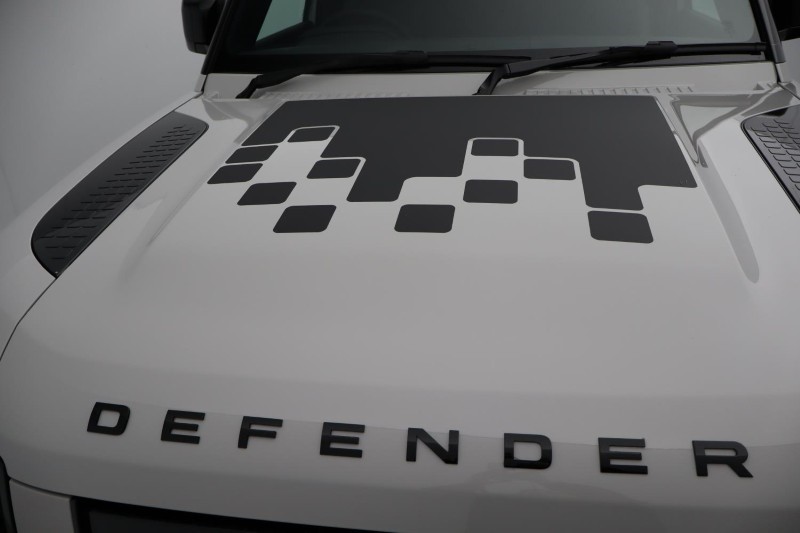  LAND ROVER DEFENDER 3.0 D250 X-Dynamic SE 90 3dr Auto 5108529