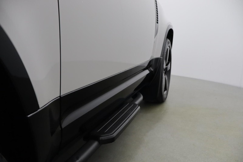  LAND ROVER DEFENDER 3.0 D250 X-Dynamic SE 90 3dr Auto 5108520