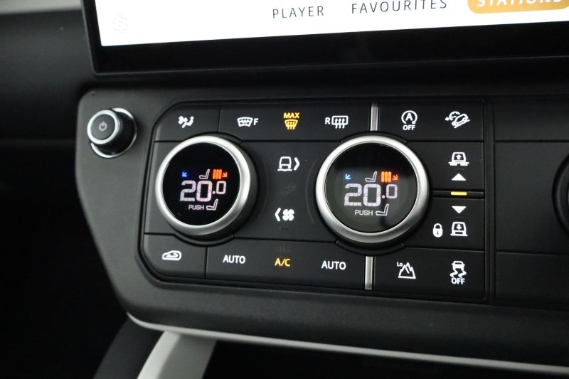  LAND ROVER DEFENDER 3.0 D250 X-Dynamic SE 90 3dr Auto 5108563