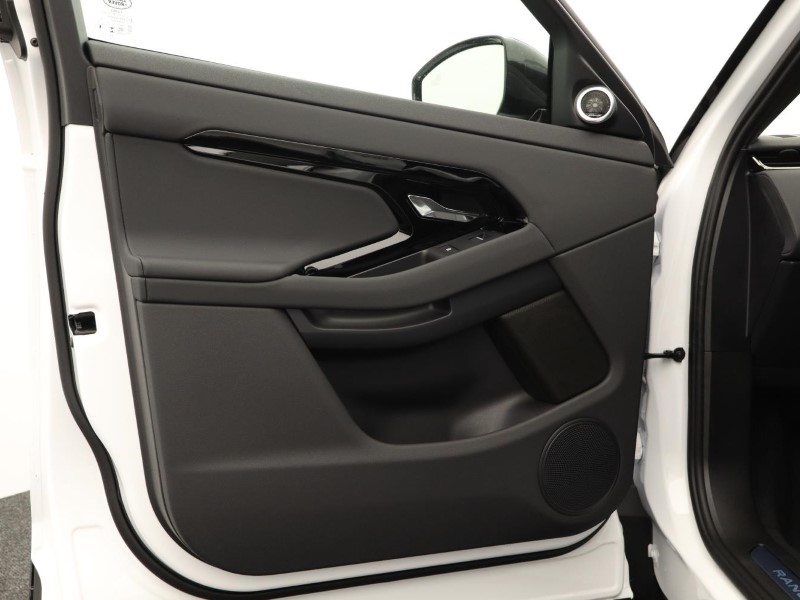 2025 (25) LAND ROVER RANGE ROVER EVOQUE 2.0 D200 Dynamic SE 5dr Auto 3716744