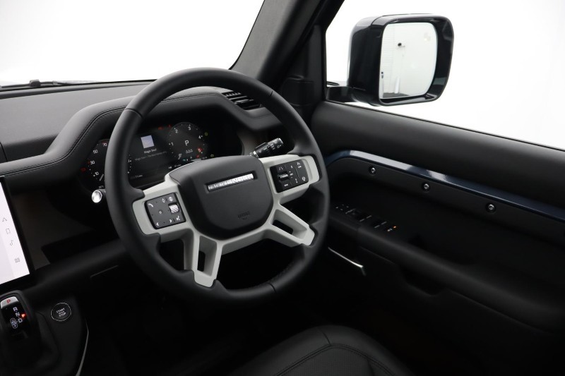  LAND ROVER DEFENDER 3.0 D250 X-Dynamic SE 110 5dr Auto 4632569