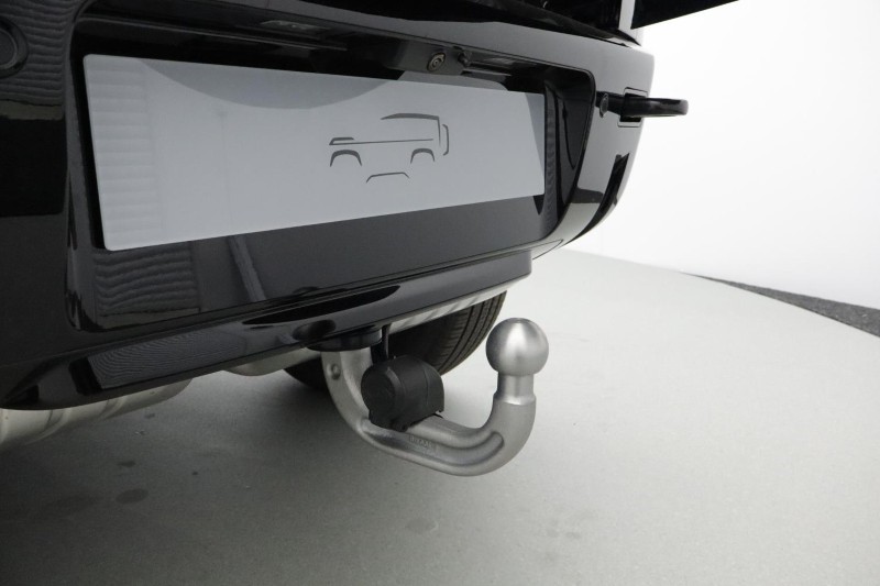  LAND ROVER DEFENDER 3.0 D250 X-Dynamic SE 110 5dr Auto 4632581