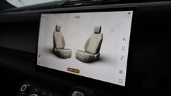 LAND ROVER DEFENDER 3.0 D250 X-Dynamic SE 110 5dr Auto 4632552