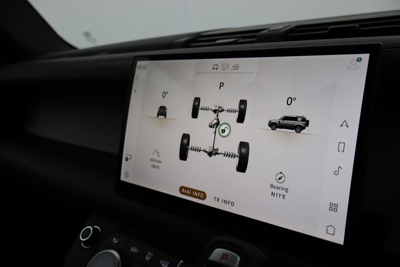  LAND ROVER DEFENDER 3.0 D250 X-Dynamic SE 110 5dr Auto 4632554