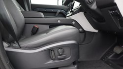 LAND ROVER DEFENDER 3.0 D250 X-Dynamic SE 110 5dr Auto 4632537