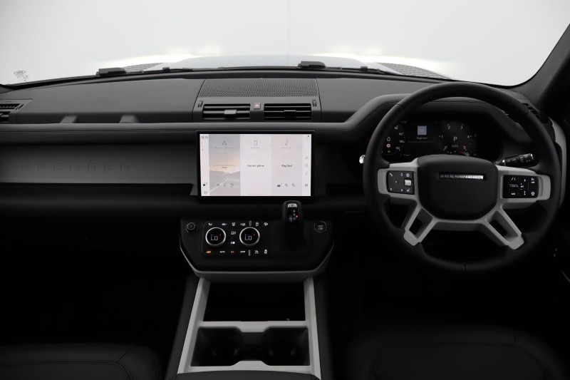  LAND ROVER DEFENDER 3.0 D250 X-Dynamic SE 110 5dr Auto 4632561
