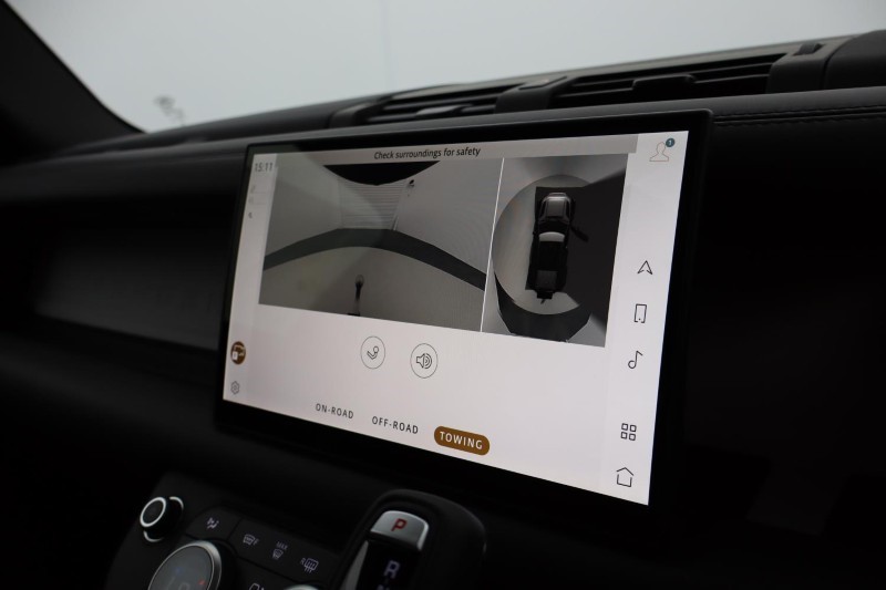  LAND ROVER DEFENDER 3.0 D250 X-Dynamic SE 110 5dr Auto 4632545