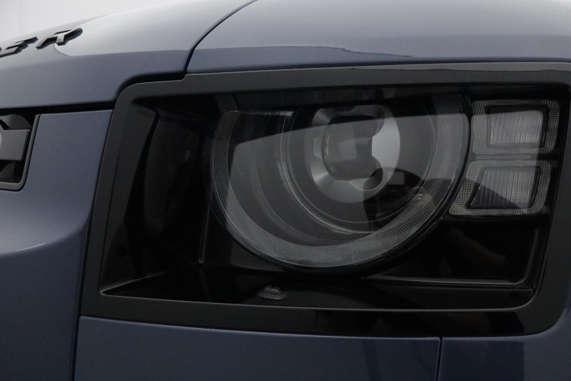  LAND ROVER DEFENDER 3.0 D250 X-Dynamic SE 110 5dr Auto 4632598